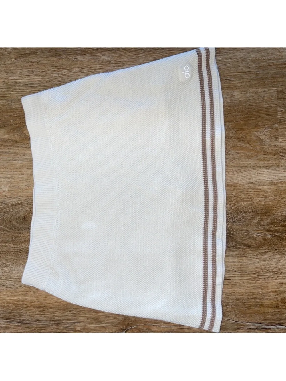 Alo Yoga, Tennis Club Sweater Knit Skort, Ivory/Gravel, Medium